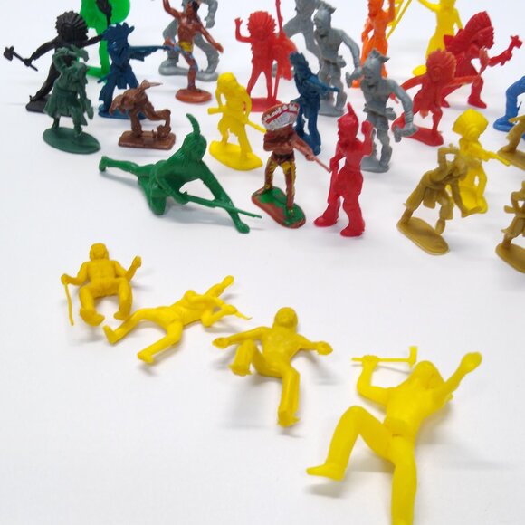 Cowboy & Indians Vintage Plastic Toy Lot Nostalgic Collection Wear & Play Damage - Picture 7 of 10